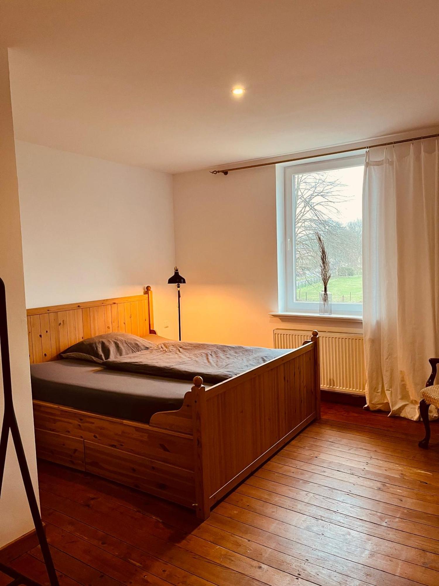 B E D & A G E D E S I G N -Extra Large- Wunderschoene Komplette Wohnung Mit Viel Platz & 4 Schlafzimmer B E D & A G E D E S I G N -Small- Wunderschoenes Zimmer Mit Bad Rechnungserstellung Fuer Geschaeftsreisende & Firmen Hünxe المظهر الخارجي الصورة