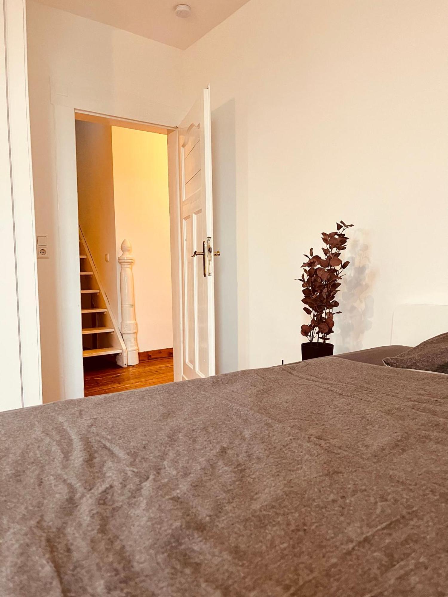 B E D & A G E D E S I G N -Extra Large- Wunderschoene Komplette Wohnung Mit Viel Platz & 4 Schlafzimmer B E D & A G E D E S I G N -Small- Wunderschoenes Zimmer Mit Bad Rechnungserstellung Fuer Geschaeftsreisende & Firmen Hünxe المظهر الخارجي الصورة