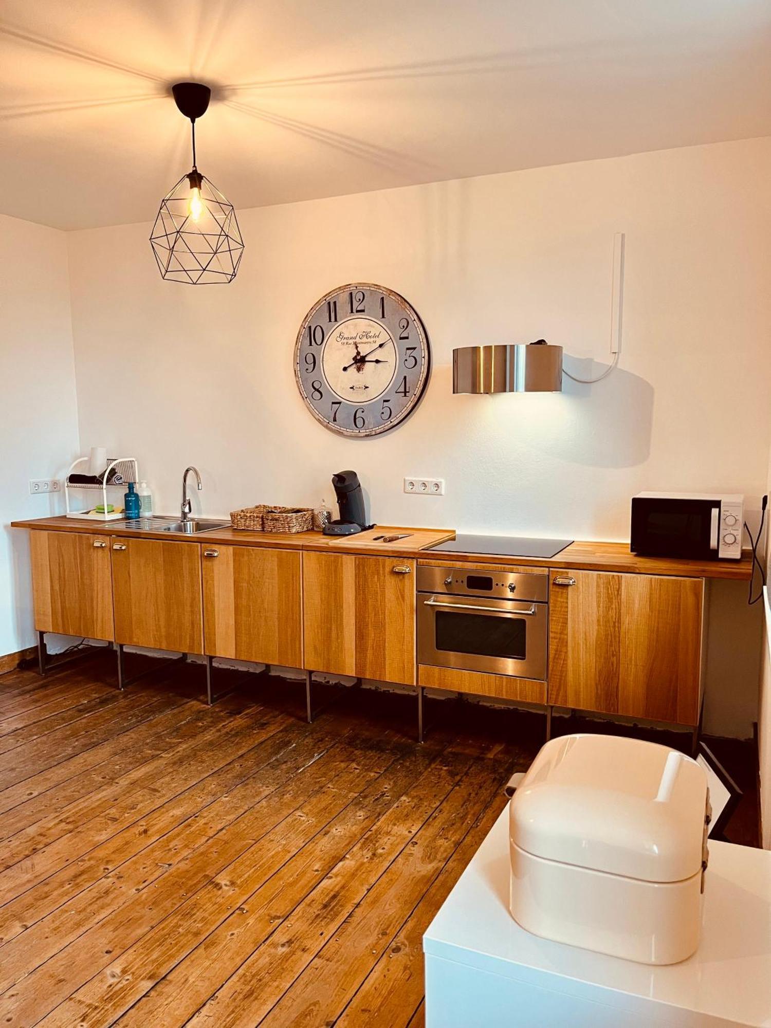 B E D & A G E D E S I G N -Extra Large- Wunderschoene Komplette Wohnung Mit Viel Platz & 4 Schlafzimmer B E D & A G E D E S I G N -Small- Wunderschoenes Zimmer Mit Bad Rechnungserstellung Fuer Geschaeftsreisende & Firmen Hünxe المظهر الخارجي الصورة